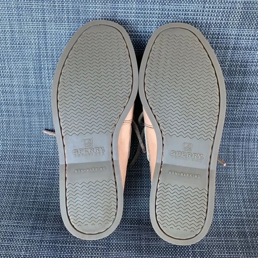 Sperry Authentic Original Slip On Boat Shoes Natural Leather Juniors size 1